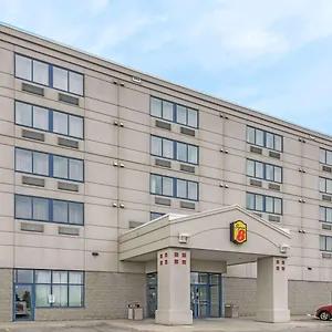 Hotel Super 8 By Wyndham Mississauga